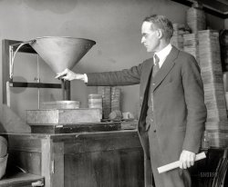 March 9, 1923. Washington, D.C. "H.S. Spelman." No other clues as to who this is or what he's doing. Who will be the first to rescue Mr. S from utter obscurity? National Photo Company Collection glass negative. View full size.