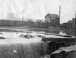 The caption on the print reads: "2nd and banks 1918." View full size.