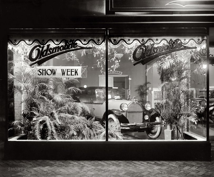 April 1922. "Oldsmobile window." The Model 47 "Smaller-Eight Super Sport," $2095 at Oldsmobile Sales Co., 1016-1018 Connecticut Avenue in Washington. National Photo Company Collection glass negative. View full size.
