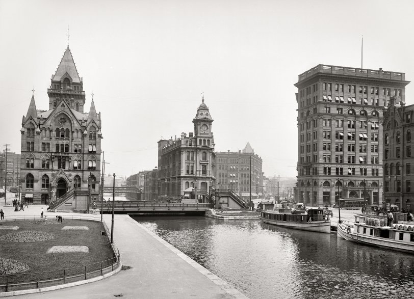 "1904. Erie Canal at Salina Street, Syracuse, New York." Detroit Publishing Company glass negative, Library of Congress. View full size.
