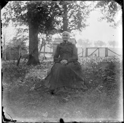 Scanned from the original 3.5 x 3.5 inch glass negative. View full size.