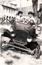 Brooks Minter and Ray Grubb in Forest Glen, MD. I'm not certain if the August '63 caption on the photo is correct or if it was reprinted then. View full size.