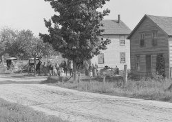 The sleeve tells us that this was photo was taken on Sept. 10, 1909 at 9:00 a.m. Scanned from the original 7x5 inch glass negative. View full size.