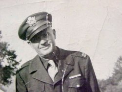 Photo taken at Mt. Gretna, Pa., Sept. l944. Can anyone identify this soldier? View full size.