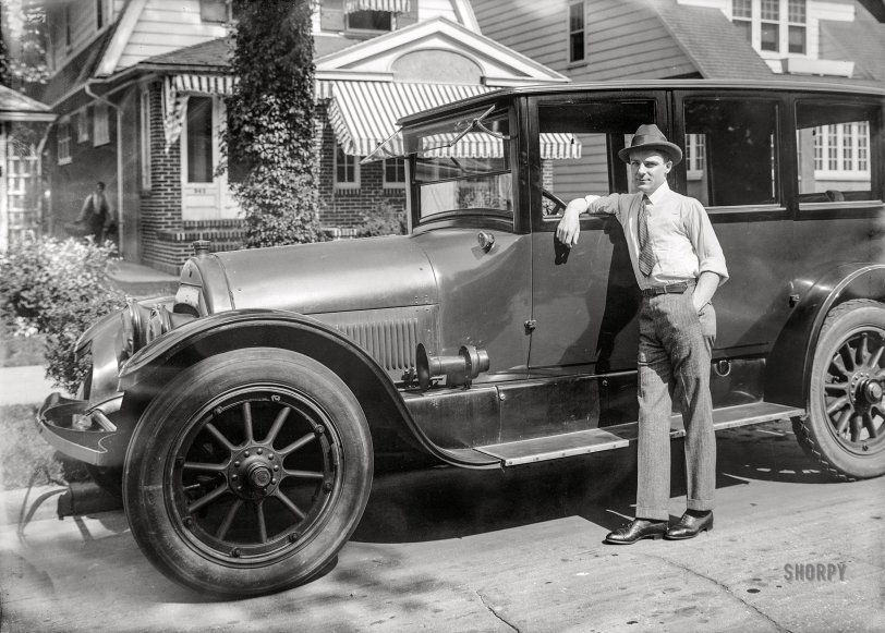 New York circa 1922. "Purcell." The stage actor Charles Purcell and his Cadillac. 5x7 inch glass negative, Bain News Service / George Grantham Bain Collection. View full size.
