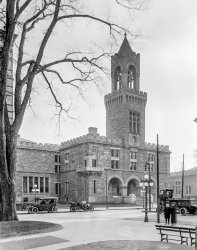 Circa 1910. "Courthouse -- Springfield, Massachusetts." 8x10 inch dry plate glass negative, Detroit Publishing Company. View full size.