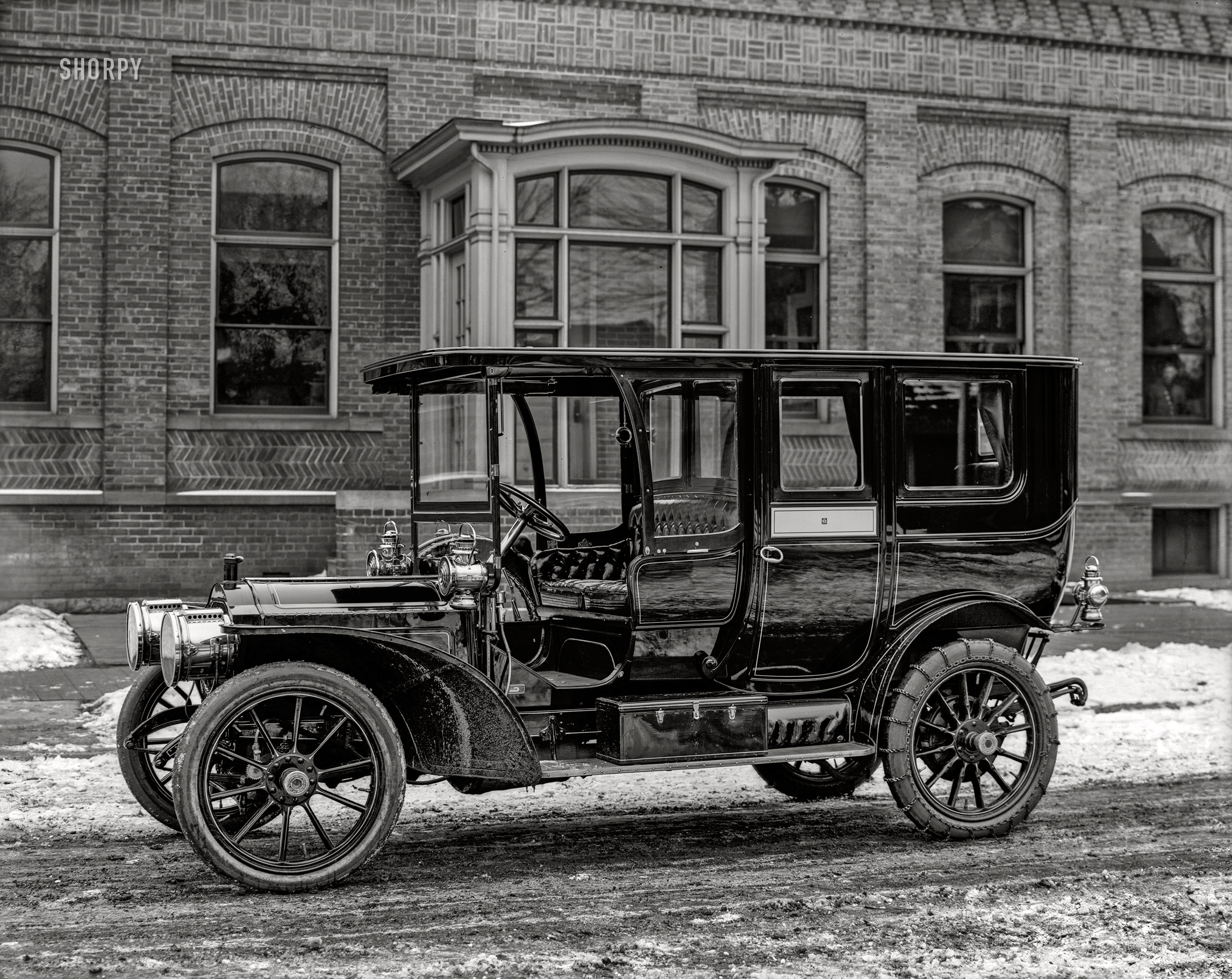 Shorpy Historical Picture Archive :: The Limo in Winter: 1908 high ...