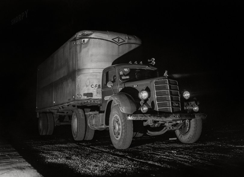 March 1943. "John Phillips enroute to Mobile, Alabama, on U.S. Highway 29 near Greenville, Alabama." Acetate negative by John Vachon for the Office of War Information.  View full size.