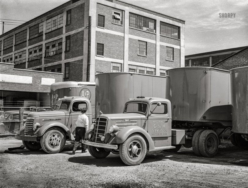 March 1943. "Charlotte, North Carolina. Truck and warehouse district." Starring A&P & G&H. Acetate negative by John Vachon for the Office of War Information. View full size.