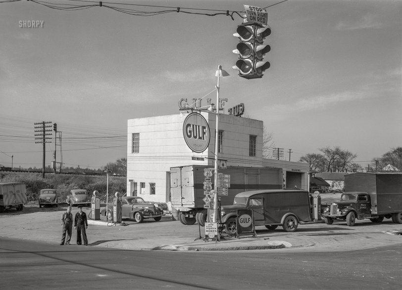 March 1943. "Charlotte, North Carolina (vicinity). Filling station on a highway out of town." Acetate negative by John Vachon for the Office of War Information. View full size.