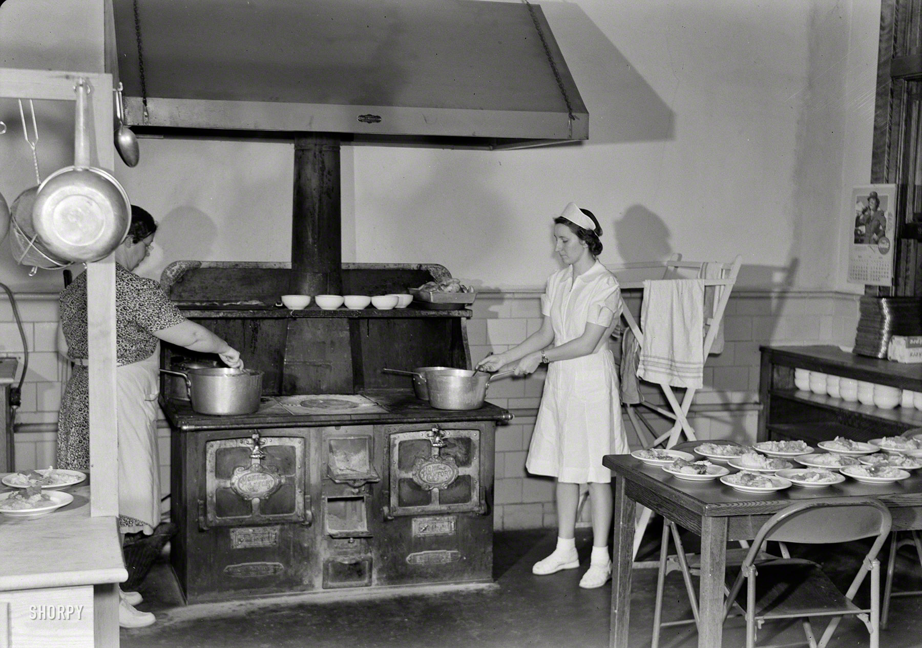 Shorpy Historical Picture Archive :: School Lunch: 1943 high-resolution ...