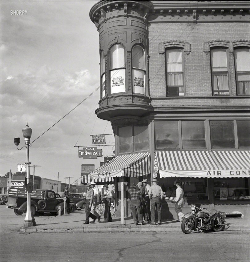 Skeet's Cafe: 1942 | Shorpy Old Photos | Framed Prints