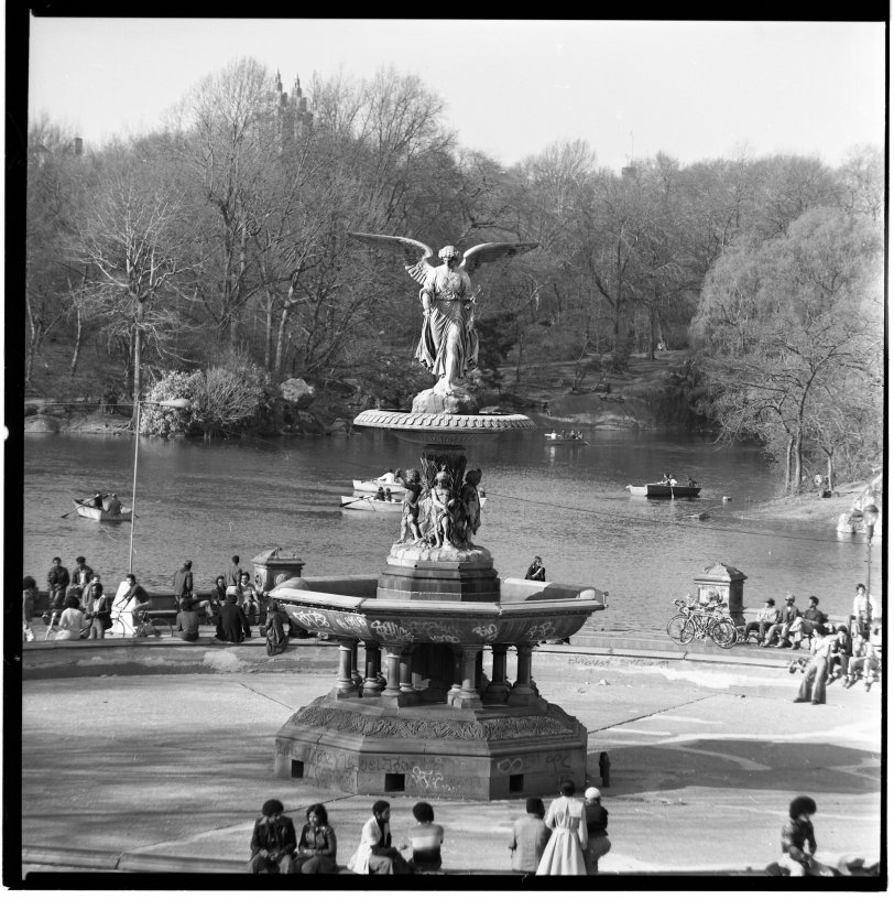 Bethesda Fountain: 1975, Shorpy Old Photos