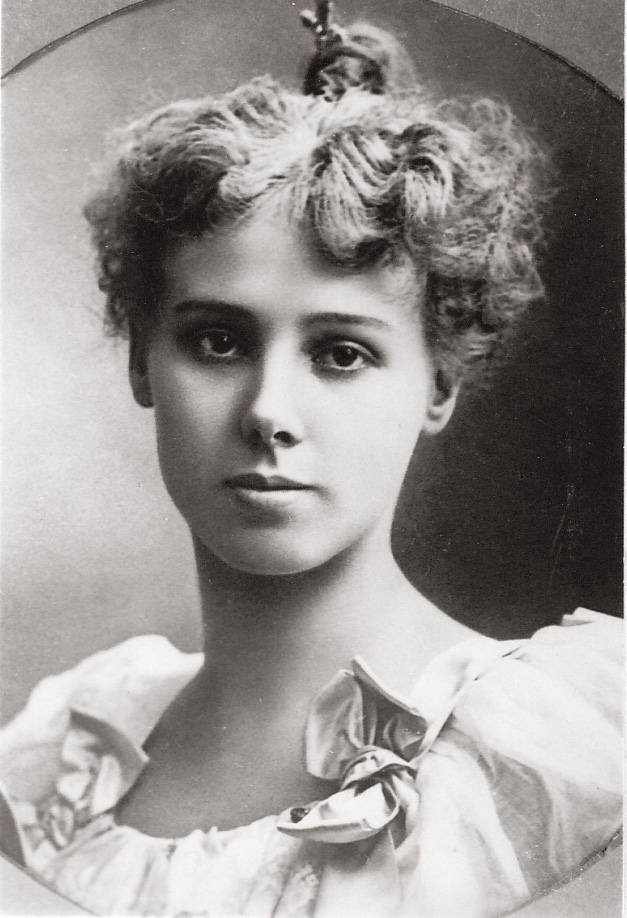 My great-grandmother Lucia Relf Kemper at age 18, Milwaukee, Wis., 1890. View full size.
