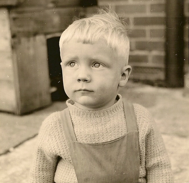 cribsie in 1964, Reading, England, perfecting the look that has served him so well. View full size.
