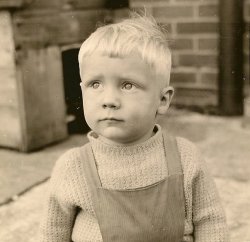 cribsie in 1964, Reading, England, perfecting the look that has served him so well. View full size.