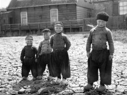 One of a series of images taken in Europe in 1904 by an unknown photographer. Scanned from the nitrocellulose negative. View full size.